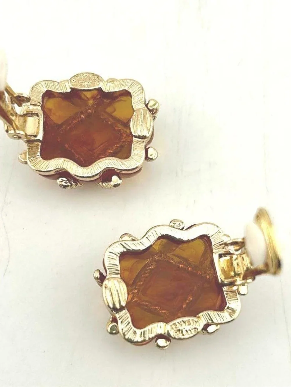 Kenneth Jay Lane Gold Rope "Caged" Glass Amber Clip Earrings - Picture 3 of 7